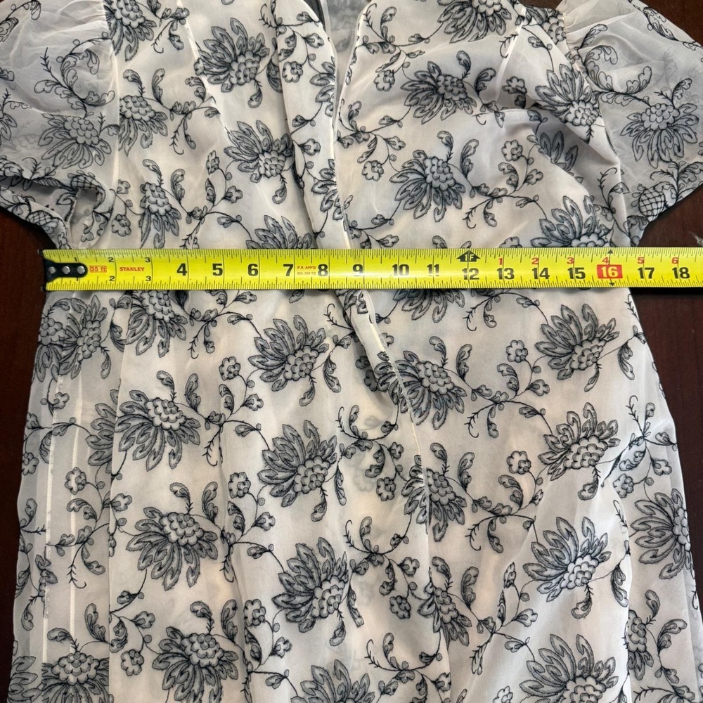 VRG Rogers Run-proof Peach Black Floral Lace Nightgown Robe Set Size 32 Maxi - Picture 9 of 9